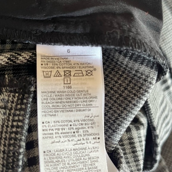 Old Navy High-Rise Pixie Flare Pants – Plaid Size 6 NWT - Picture 9 of 9